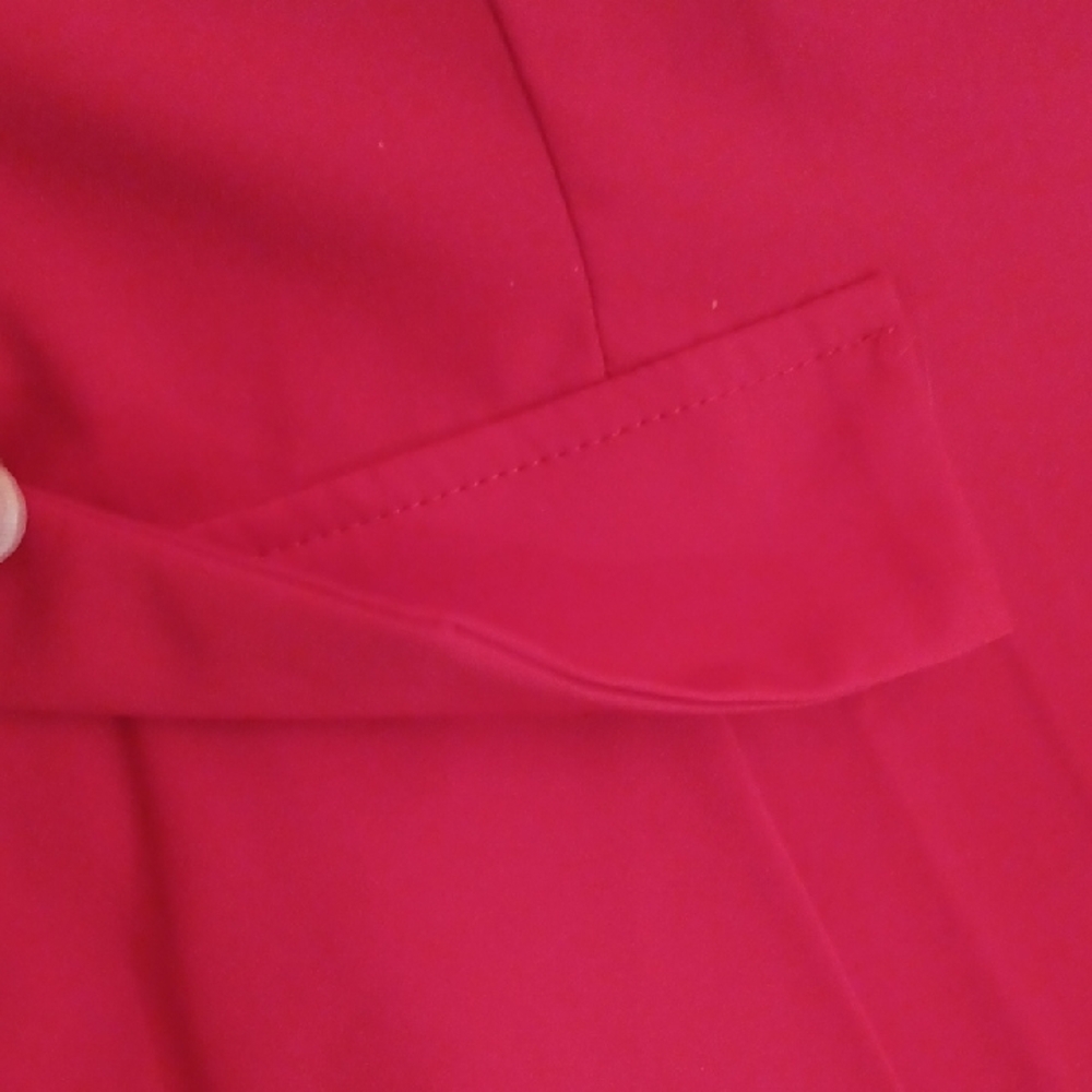 SHEIN Red Short-Sleeve Peplum Top with Gold Bow Buttons - Picture 7 of 7